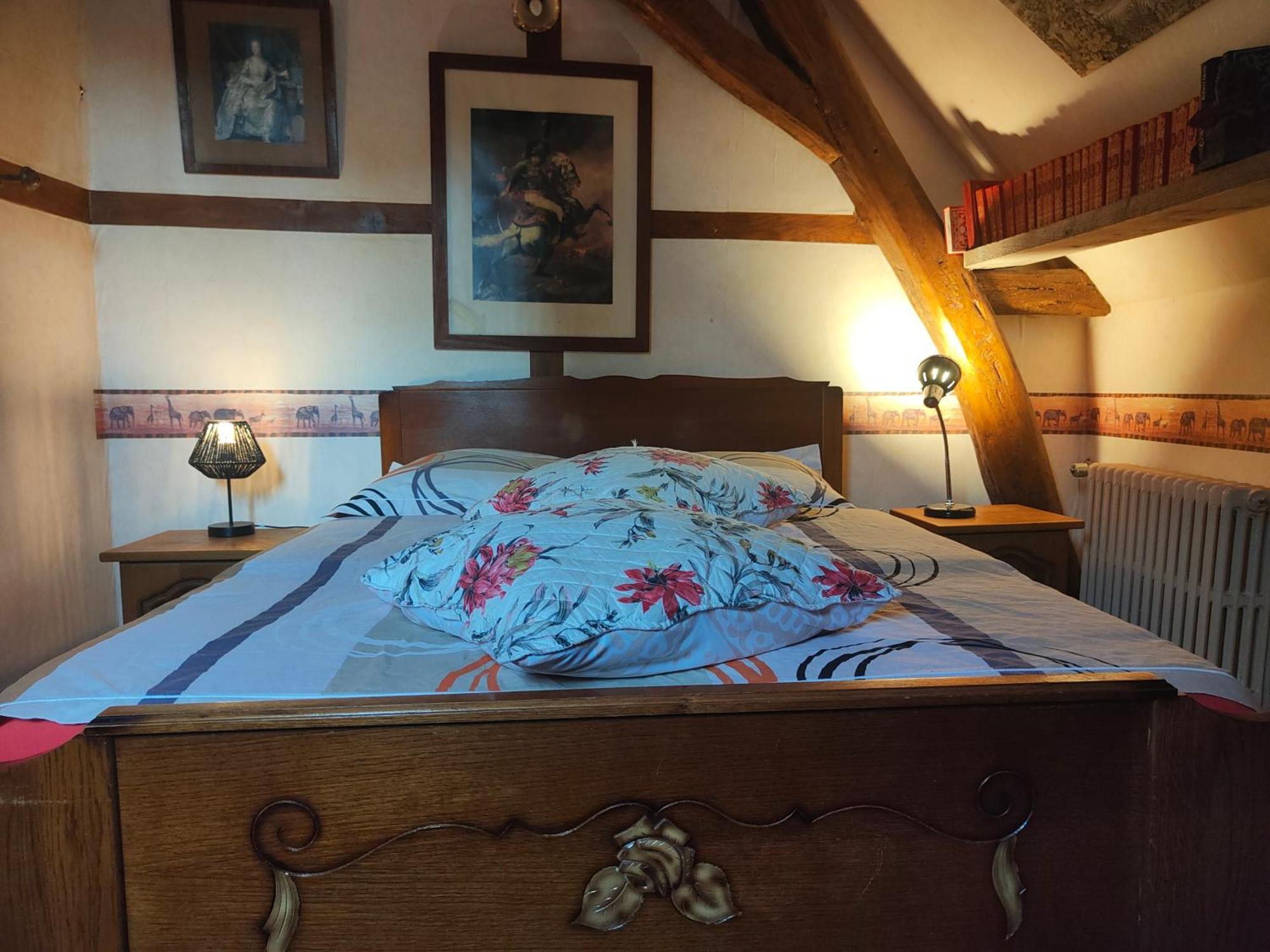 Bed and Breakfast La Taniere Des Tanneries Тоннерр Екстер'єр фото