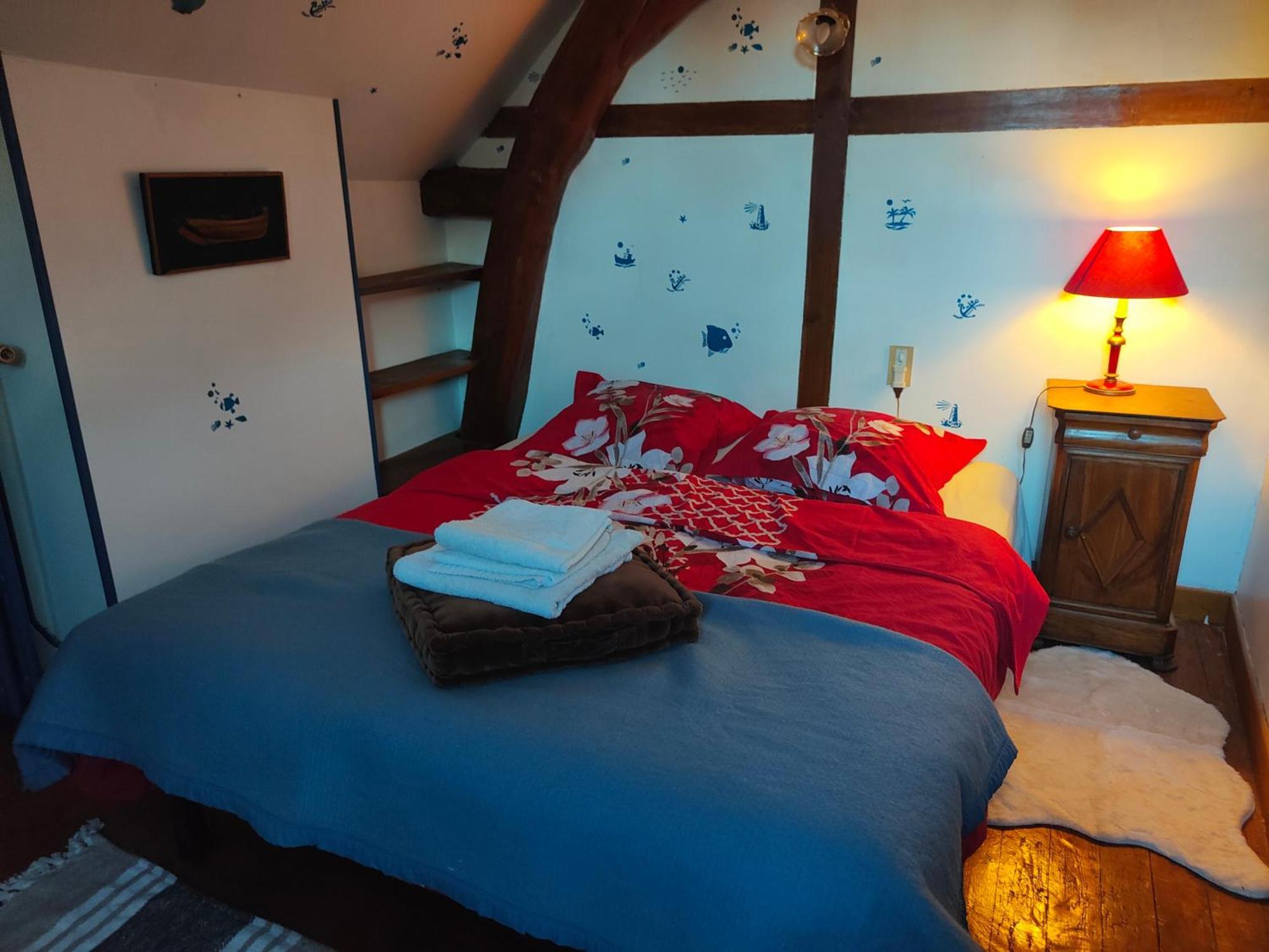 Bed and Breakfast La Taniere Des Tanneries Тоннерр Екстер'єр фото