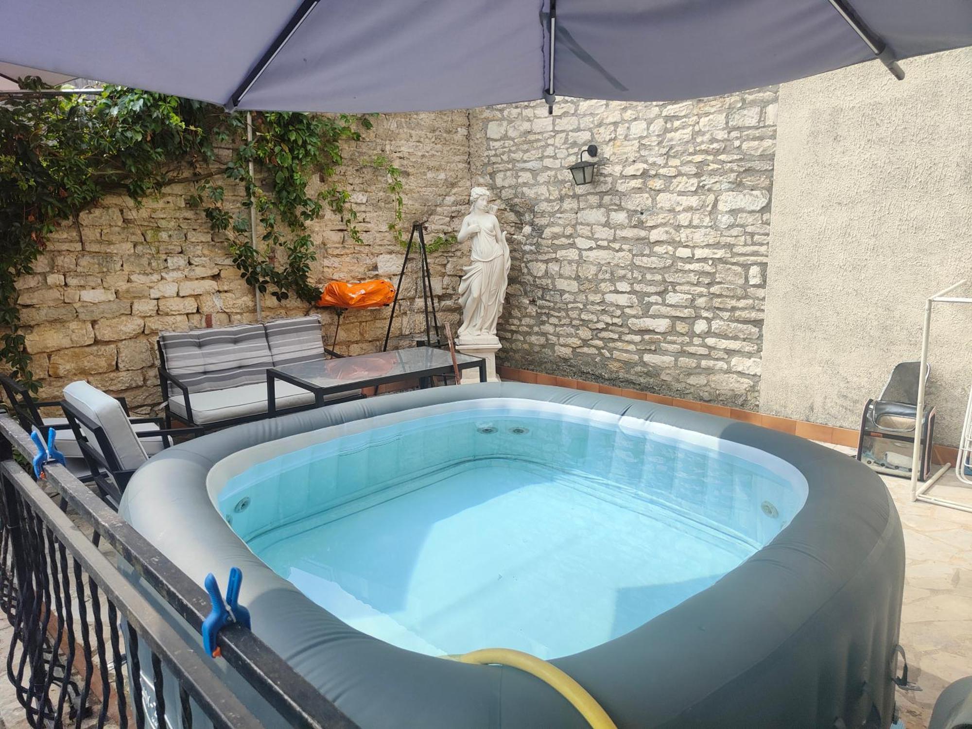 Bed and Breakfast La Taniere Des Tanneries Тоннерр Екстер'єр фото